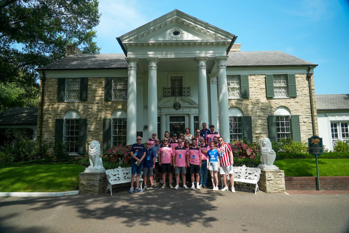 Sunderland AFC visits Graceland during US tour — Sunderland news photo (Sunderland AFC)